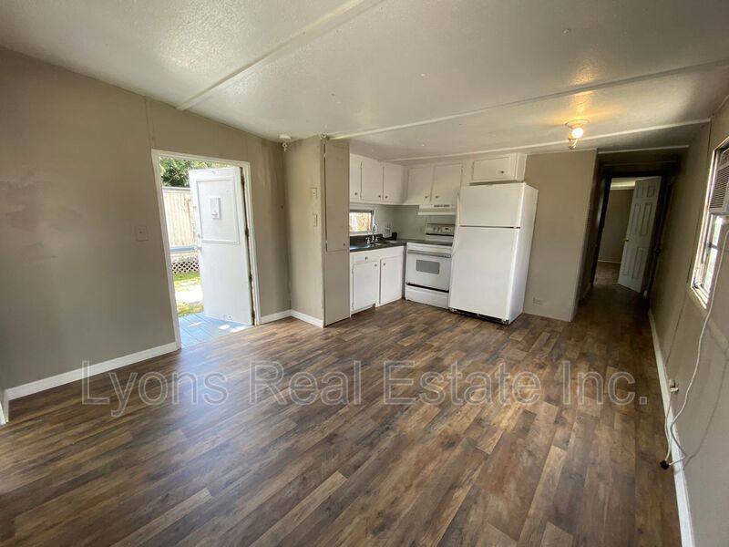 Apartment for rent at 4900 Tice St #5, Fort Myers, FL 33905