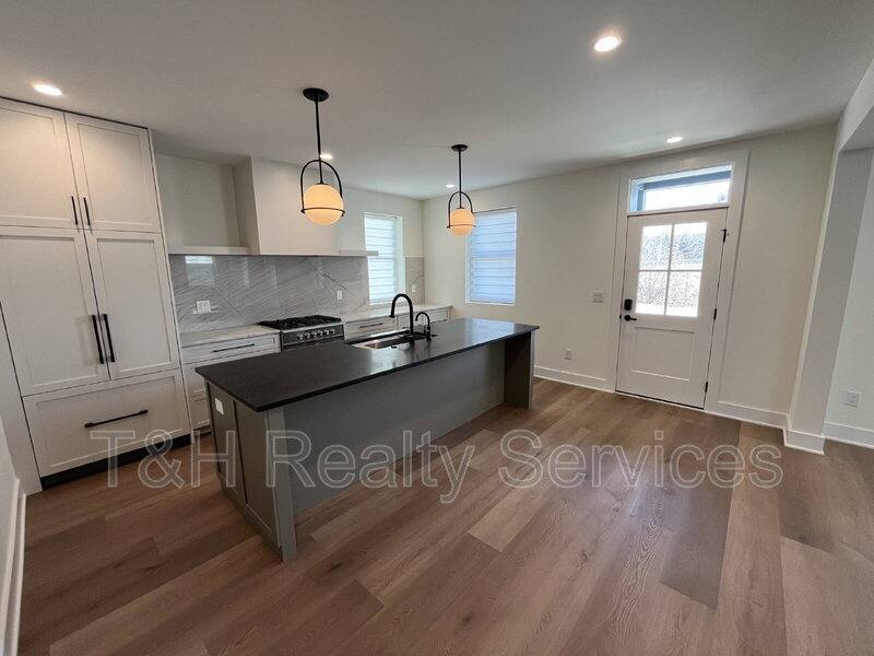 House for rent at 818 Union St, Indianapolis, IN 46225