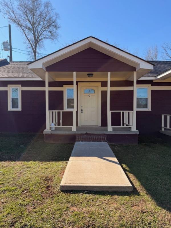 Apartment for rent at 621 Milligan St #C-1, Newberry, SC 29108