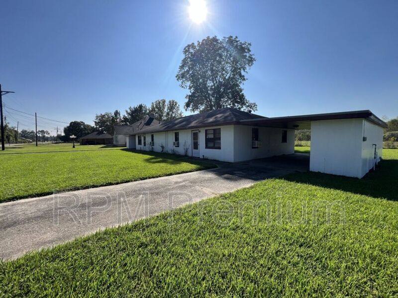 House for rent at 13191 Sunshine Rd, Baton Rouge, LA 70811