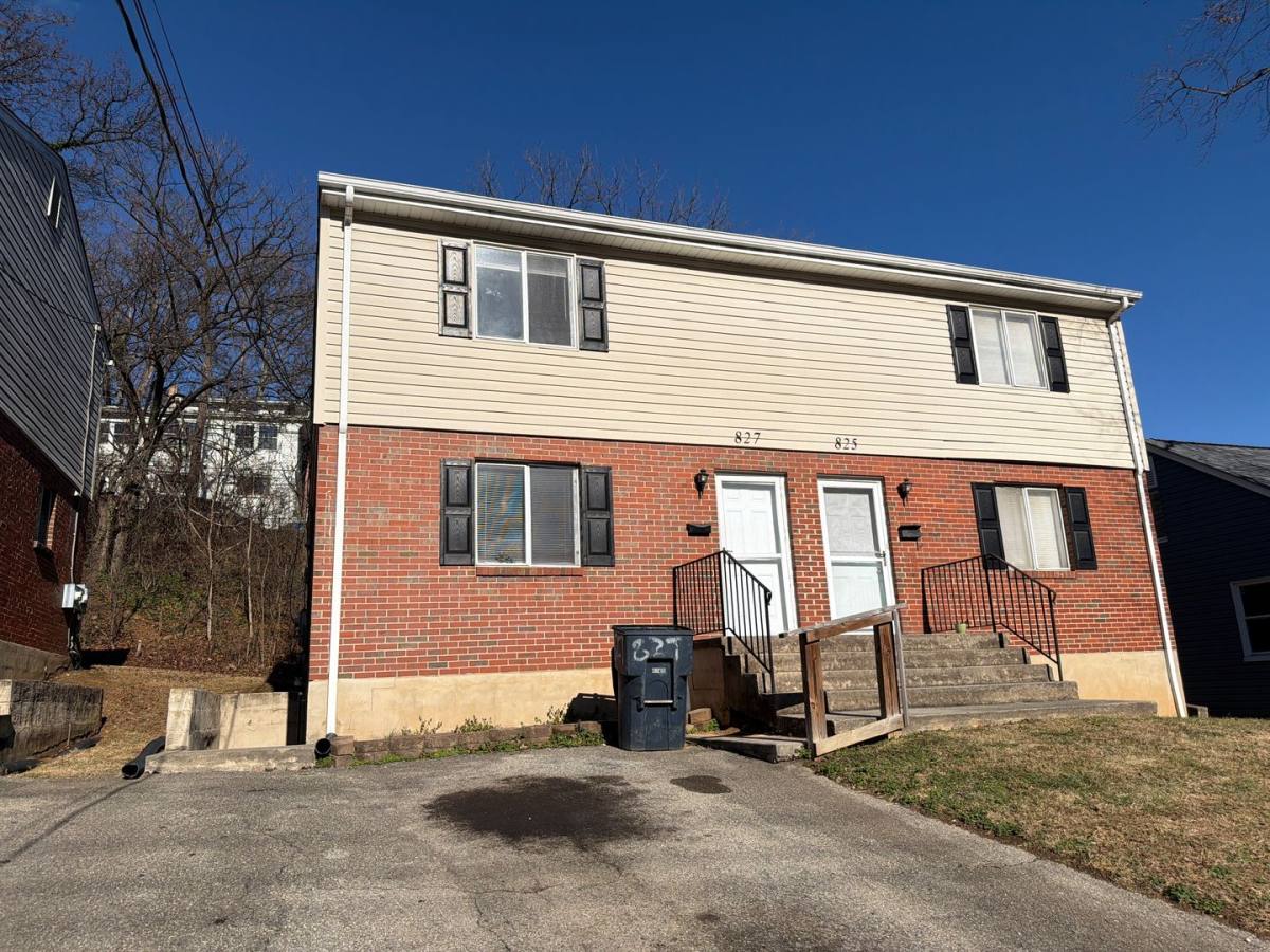 Apartment for rent at 825 Kerns Ave, Roanoke, VA 24014