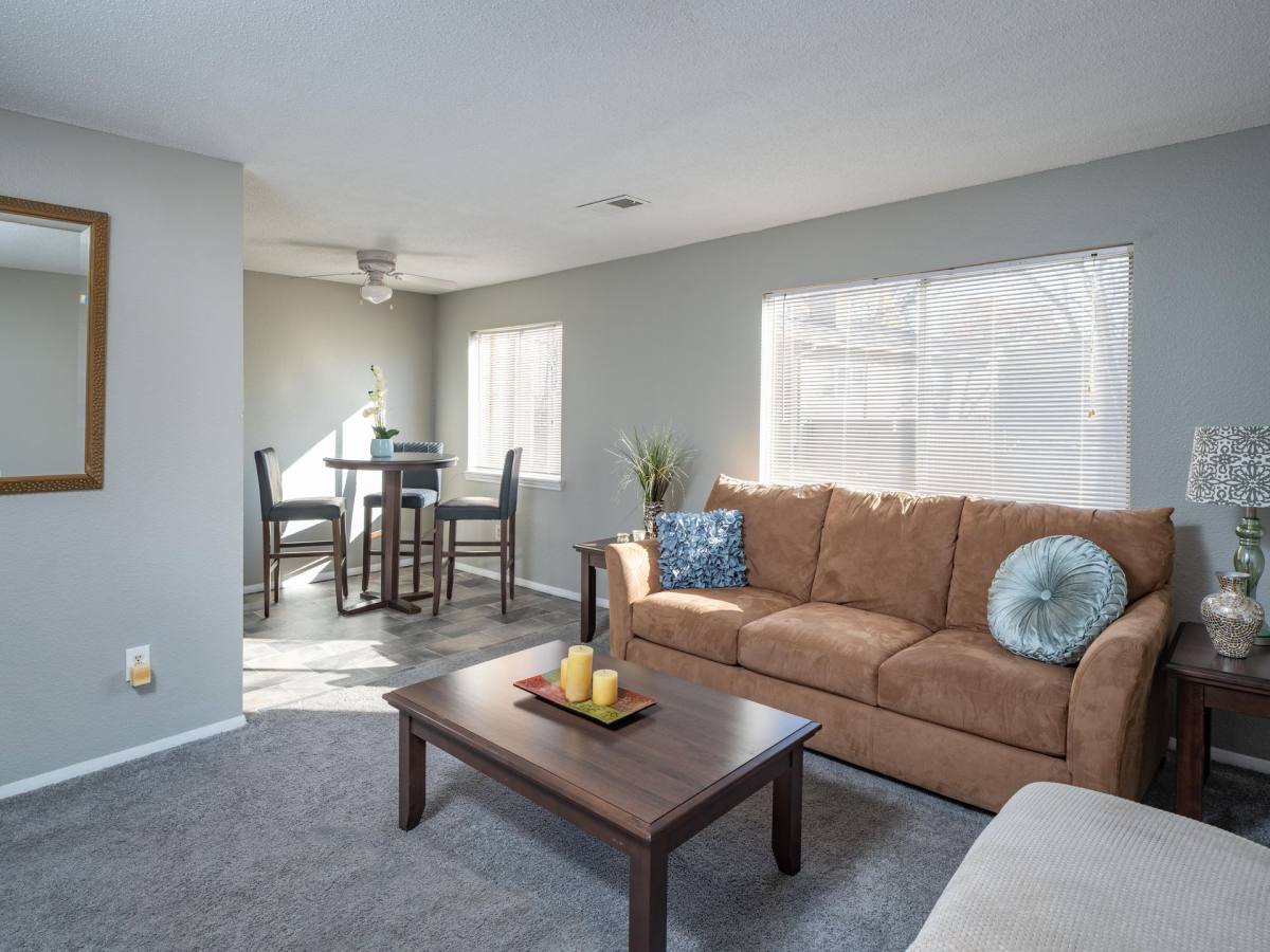 Townhouse for rent at 616 NE 38th St, Kansas City, MO 64116