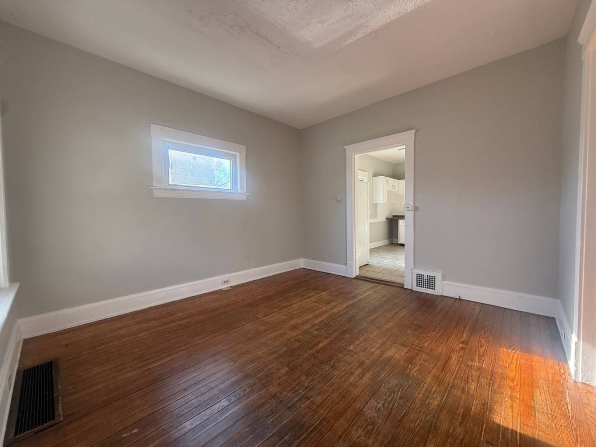 Apartment for rent at 4350 W 28th St Down, Cleveland, OH 44109