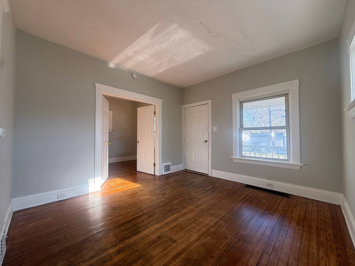 Apartment for rent at 4350 W 28th St Down, Cleveland, OH 44109