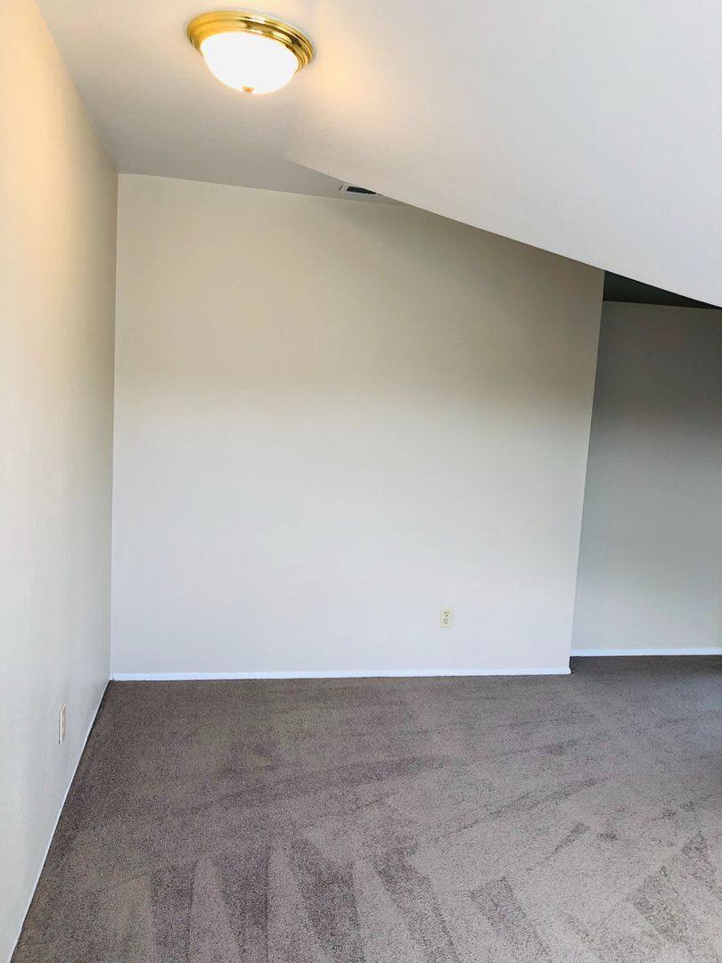 Apartment for rent at 400 N Holladay Dr, Seaside, OR 97138