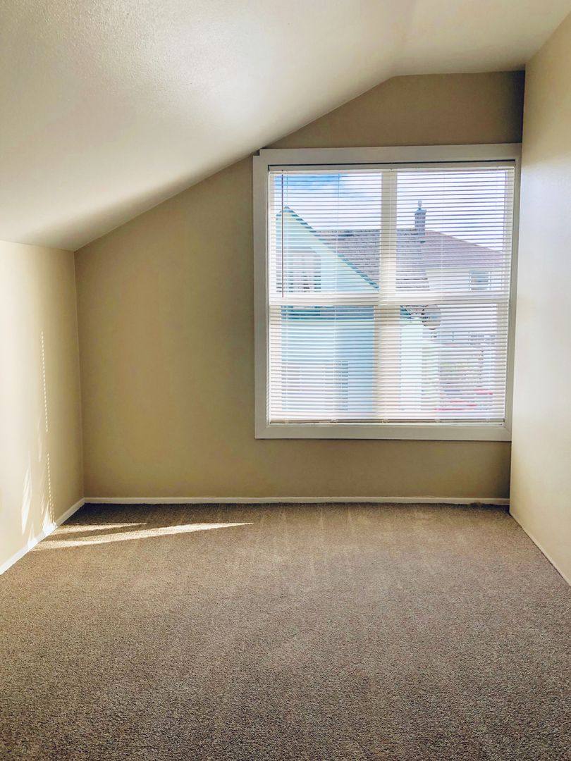 Apartment for rent at 400 N Holladay Dr, Seaside, OR 97138