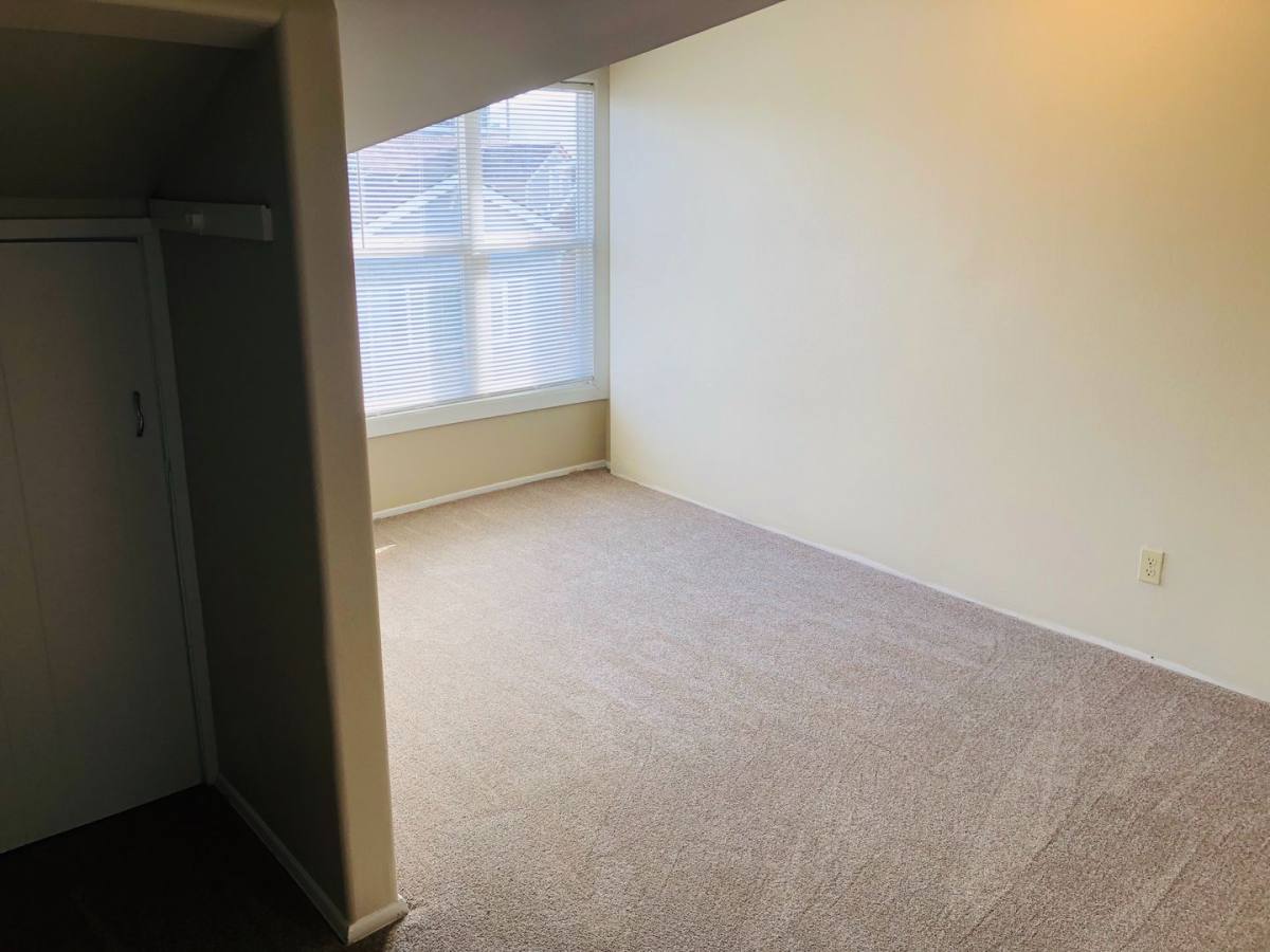 Apartment for rent at 400 N Holladay Dr, Seaside, OR 97138