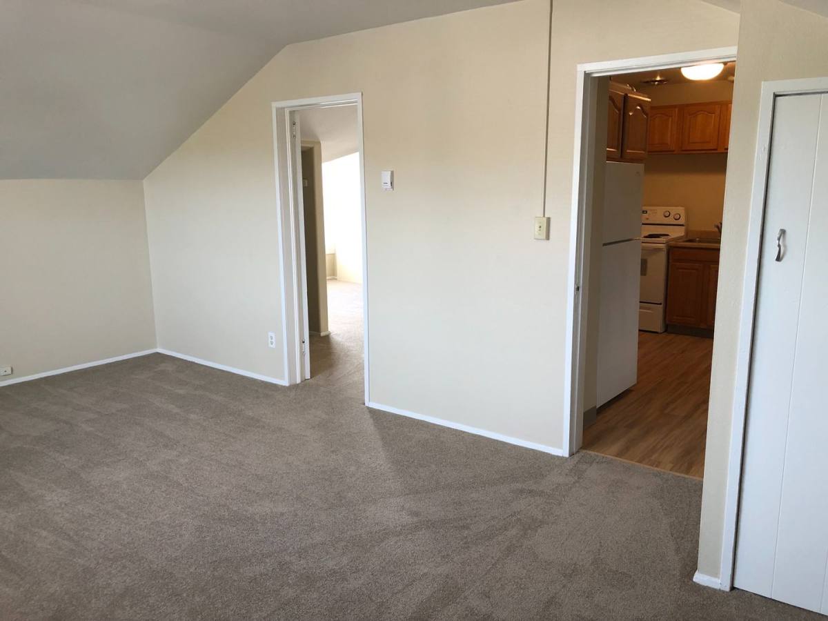 Apartment for rent at 400 N Holladay Dr, Seaside, OR 97138