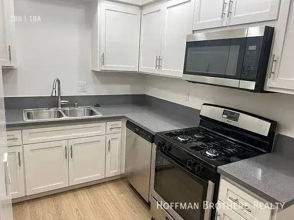 Apartment for rent at 1140 N Clark St #401, West Hollywood, CA 90069