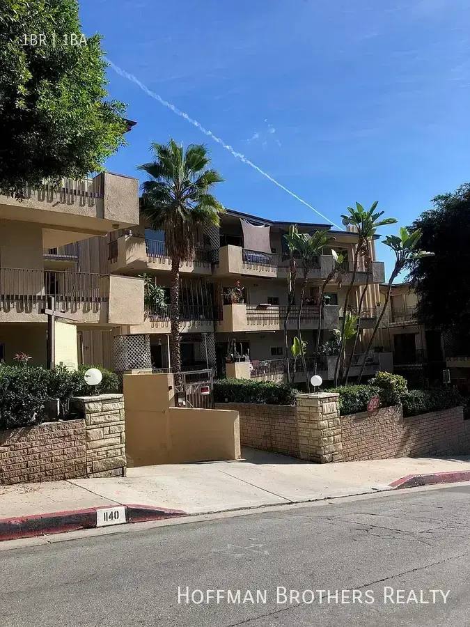 Apartment for rent at 1140 N Clark St #401, West Hollywood, CA 90069