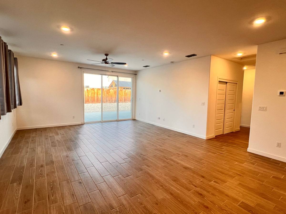 House for rent at 9408 Willow Terrace, Shafter, CA 93263