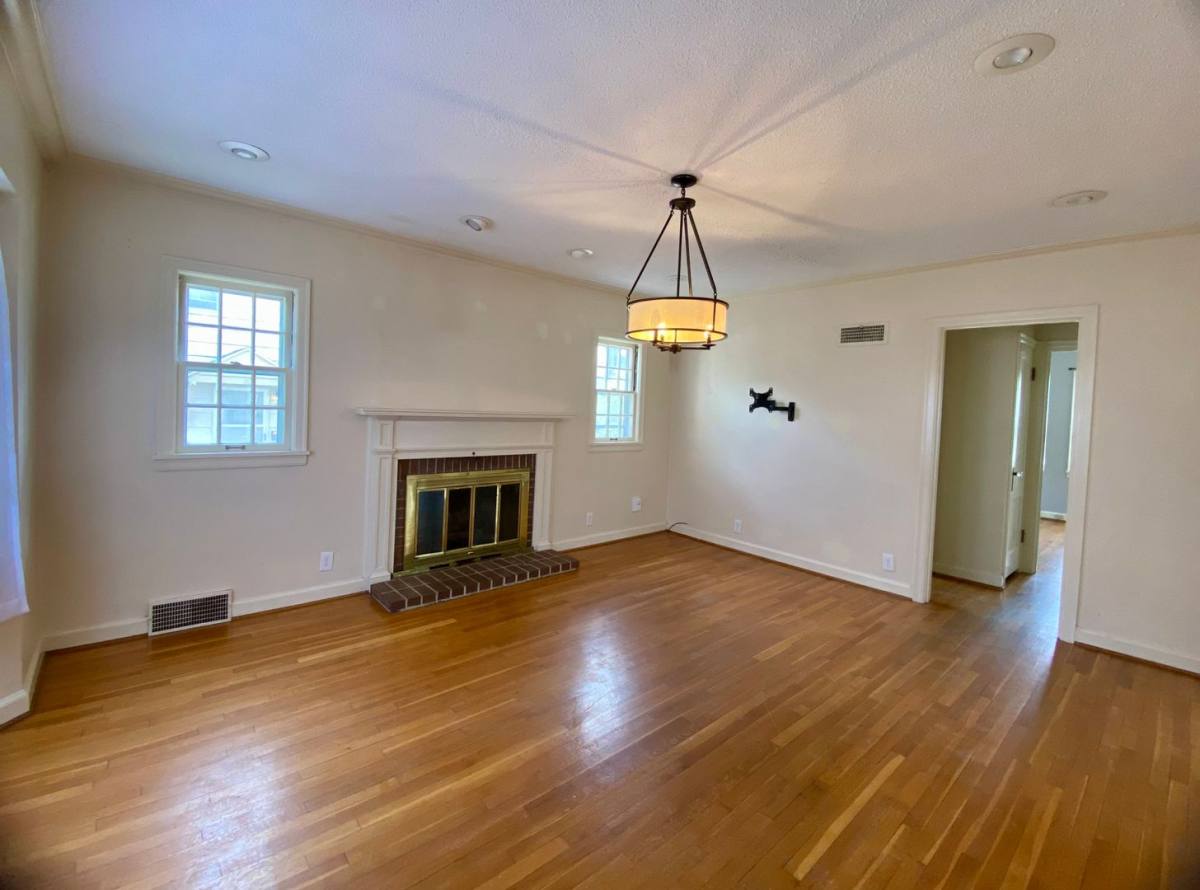 Apartment for rent at 1825 Fairchild Ave, Manhattan, KS 66502
