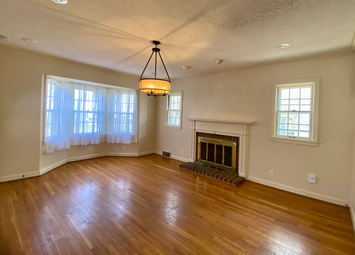 Apartment for rent at 1825 Fairchild Ave, Manhattan, KS 66502