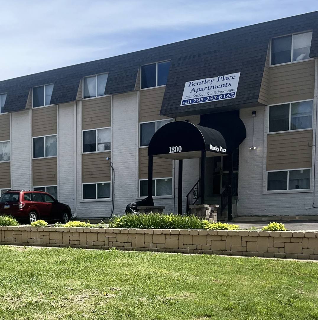 Apartment for rent at 1300 SW Tyler Ave, Topeka, KS 66612