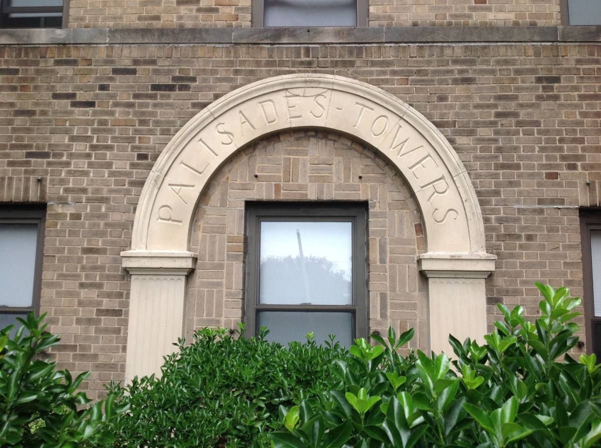 Apartment for rent at 1 W Palisades Blvd, Palisades Park, NJ 07650