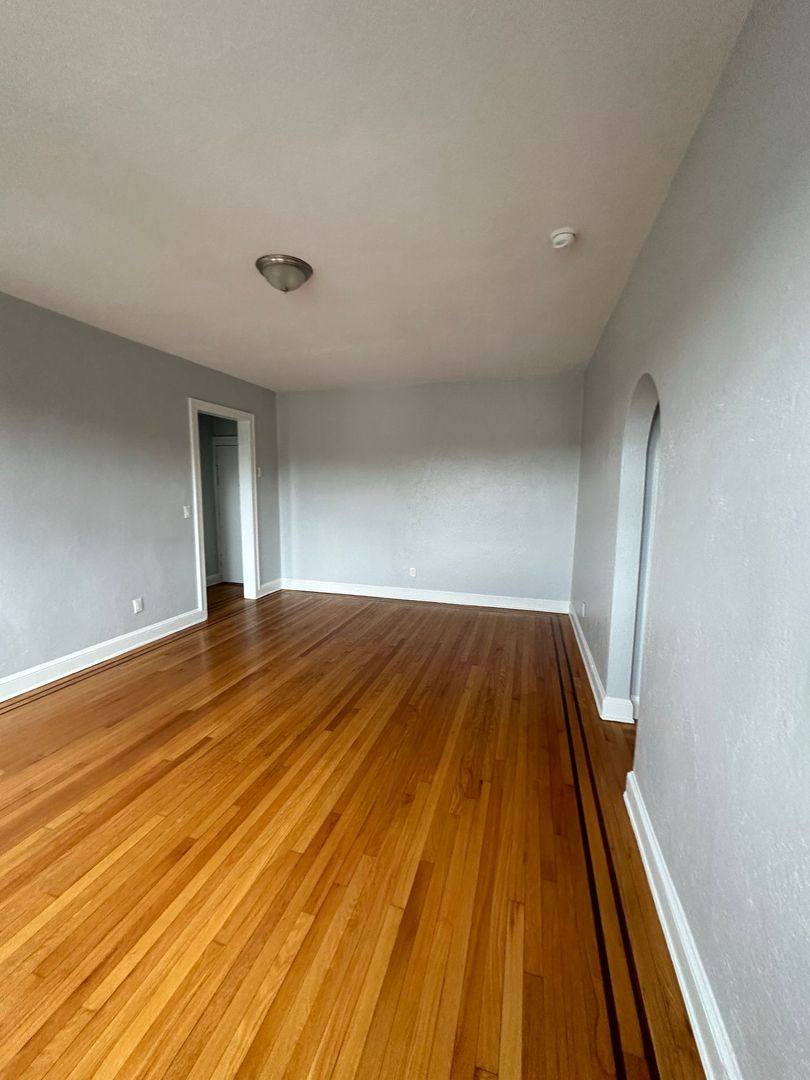 Apartment for rent at 1 W Palisades Blvd, Palisades Park, NJ 07650