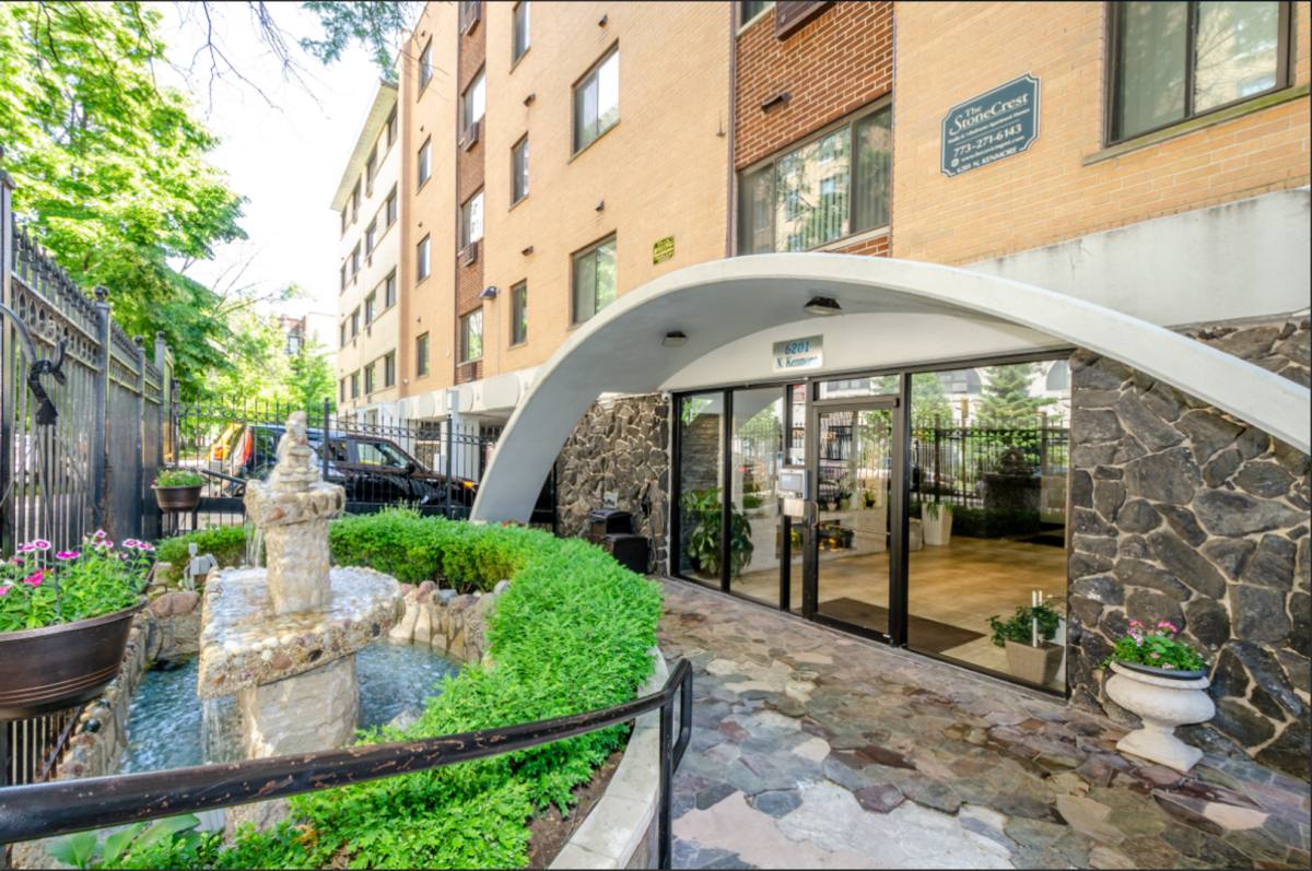 Apartment for rent at 6201 N Kenmore Ave, Chicago, IL 60660