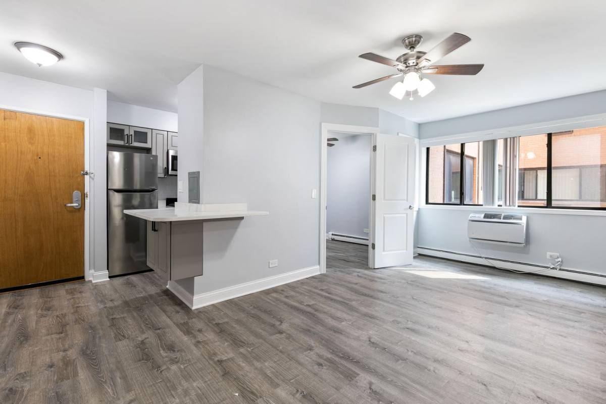 Apartment for rent at 6201 N Kenmore Ave, Chicago, IL 60660