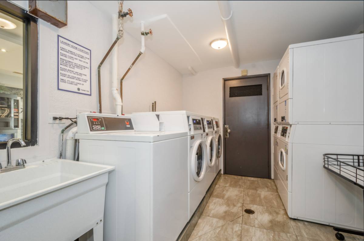 Apartment for rent at 6201 N Kenmore Ave, Chicago, IL 60660