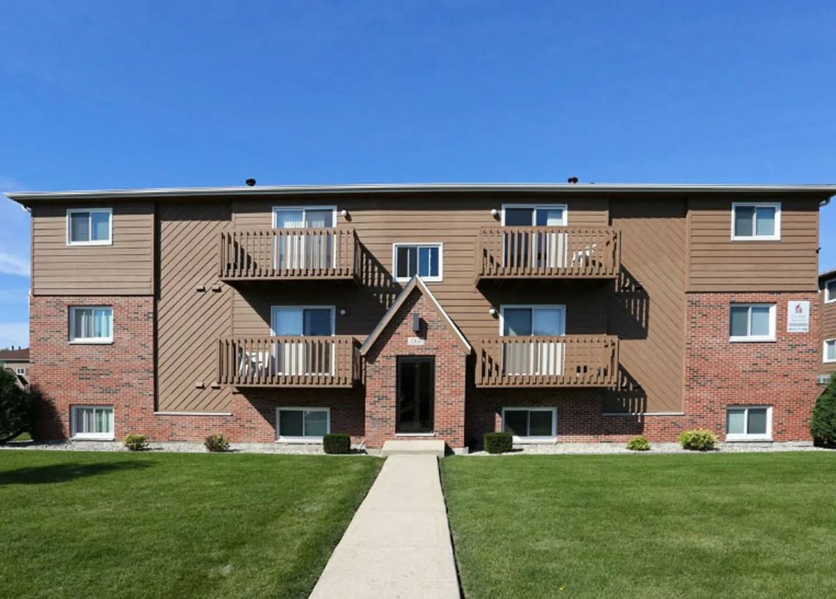 Apartment for rent at 1300 Eco Park Dr, Dekalb, IL 60115