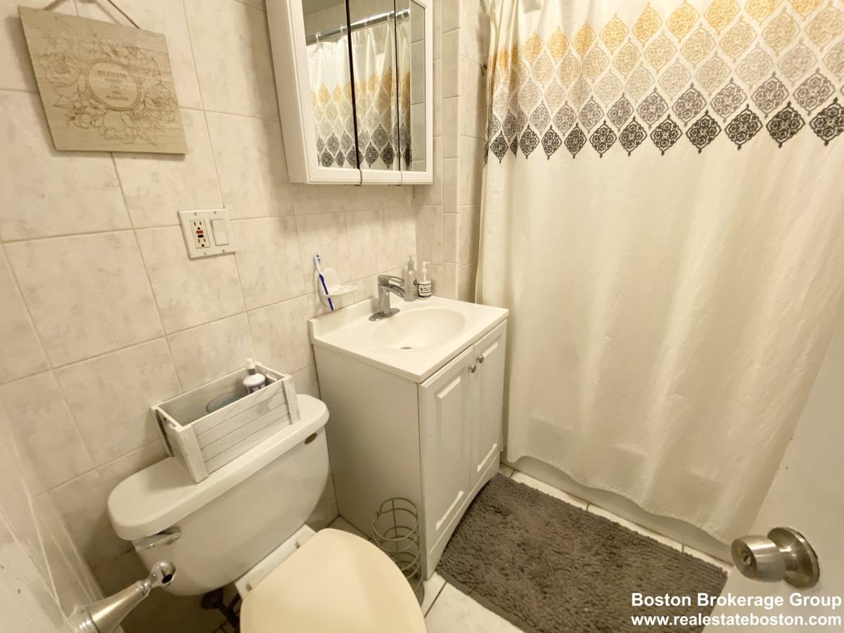 Apartment for rent at 106 Buttonwood St #2, Dorchester, MA 02125
