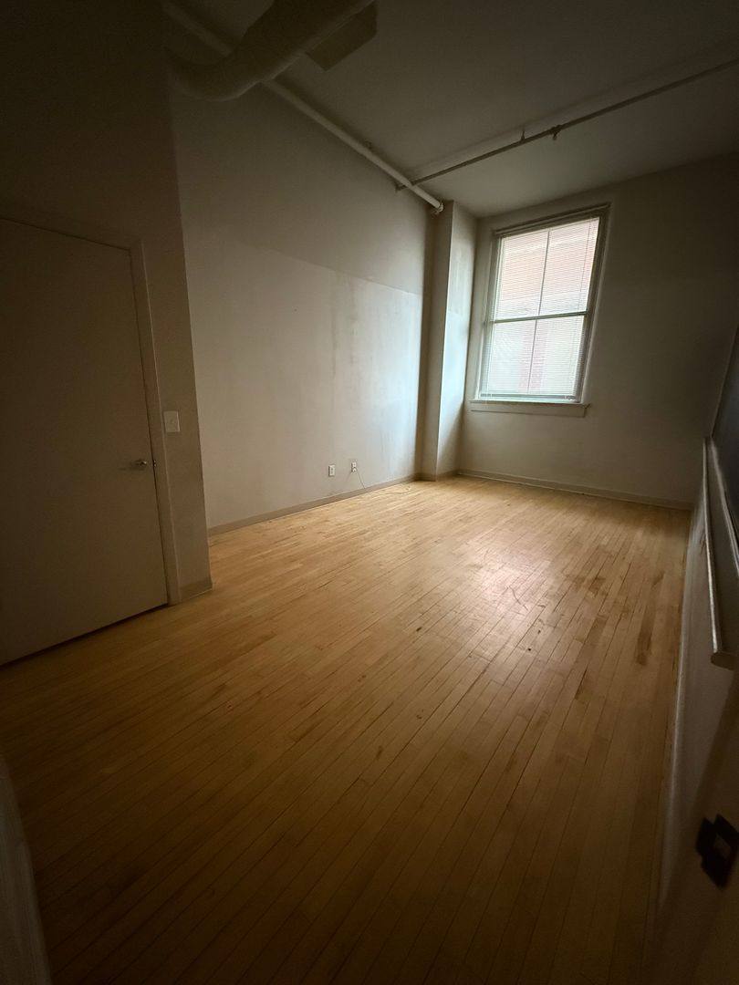 Apartment for rent at 400 E S, Gas City, IN 46933