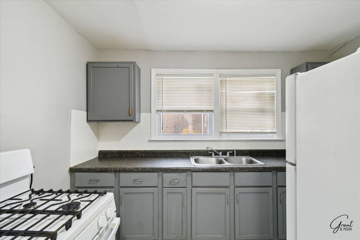Apartment for rent at 15818 Puritan, Detroit, MI 48227