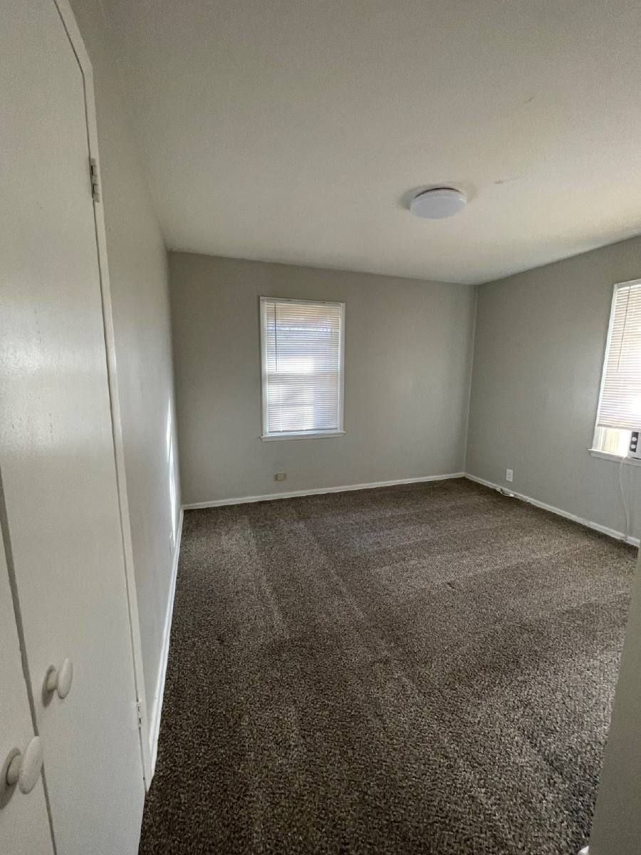 Townhouse for rent at 2304 S Broadview St, Wichita, KS 67218