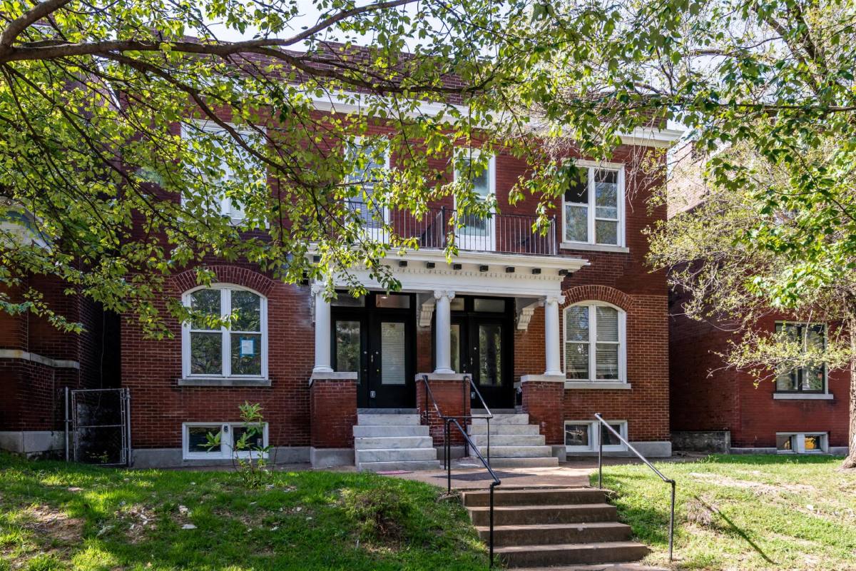 Apartment for rent at 3850 Juniata St, Saint Louis, MO 63116