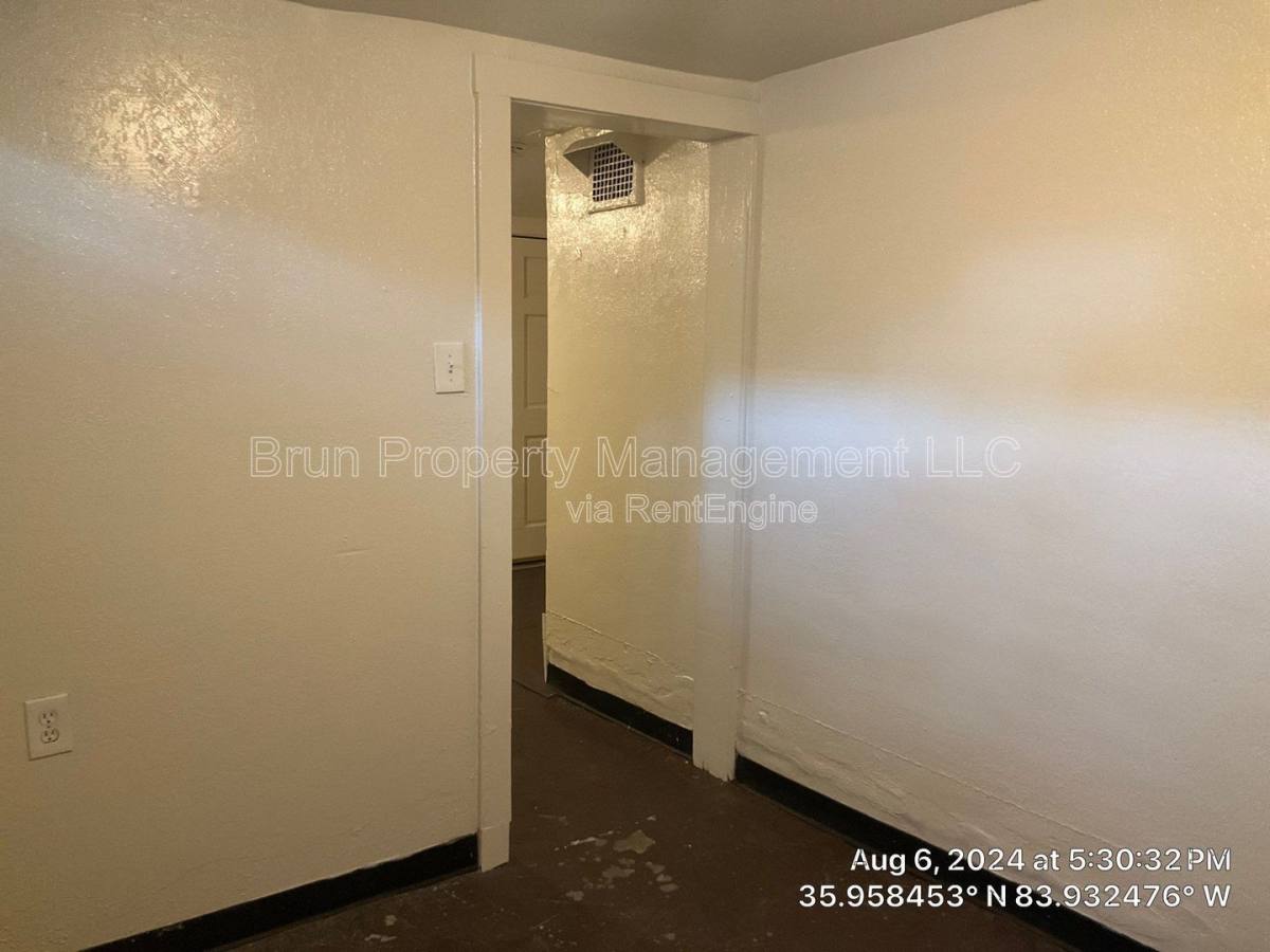 Apartment for rent at 1628 Clinch Ave #8, Knoxville, TN 37916