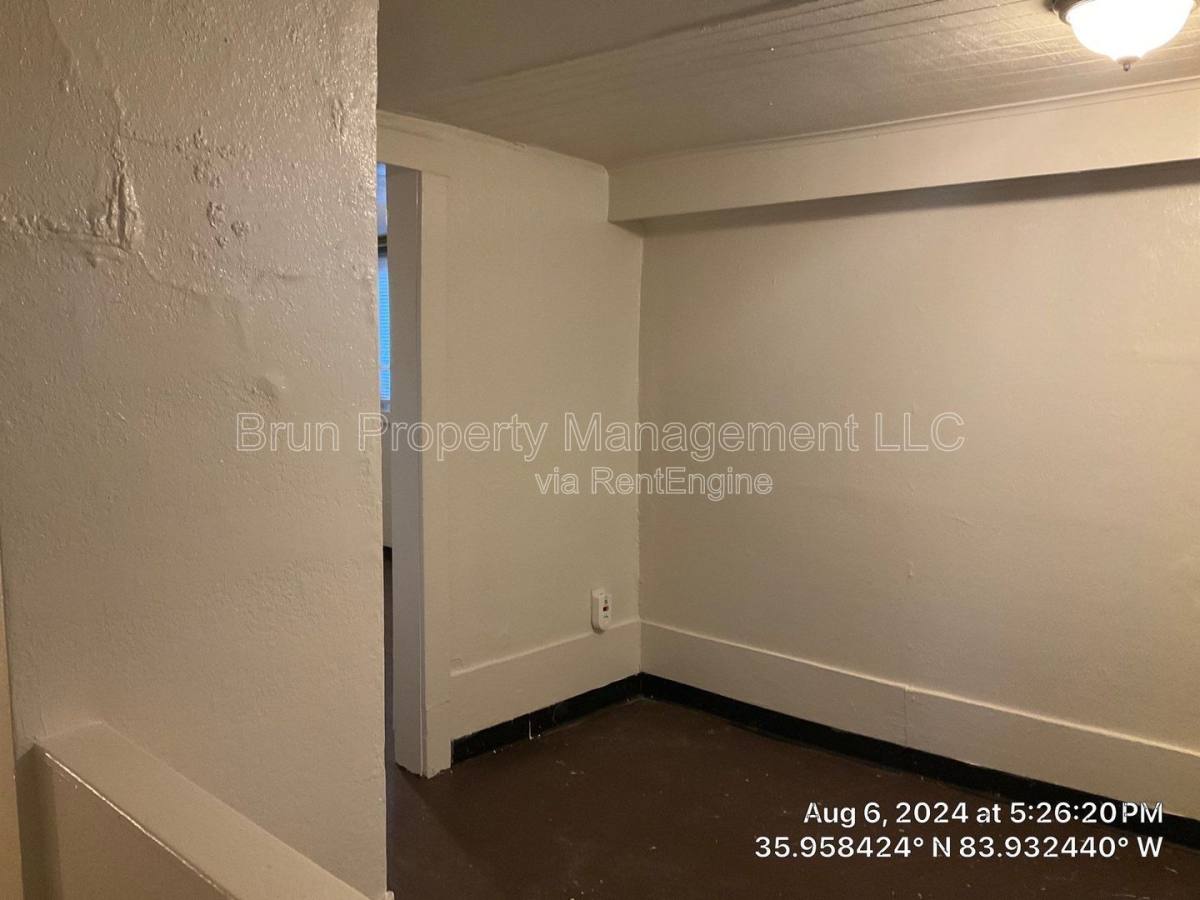 Apartment for rent at 1628 Clinch Ave #8, Knoxville, TN 37916