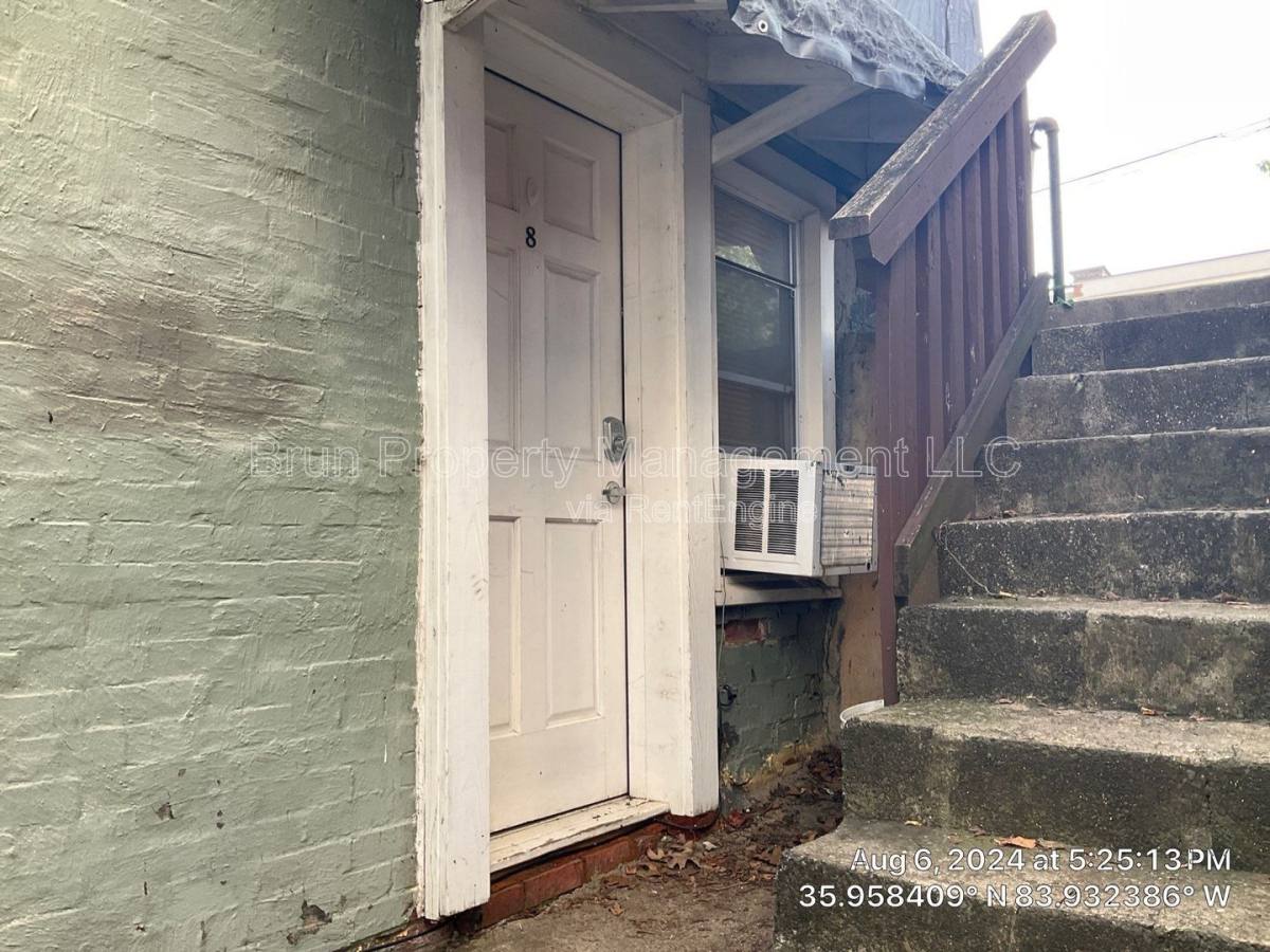 Apartment for rent at 1628 Clinch Ave #8, Knoxville, TN 37916
