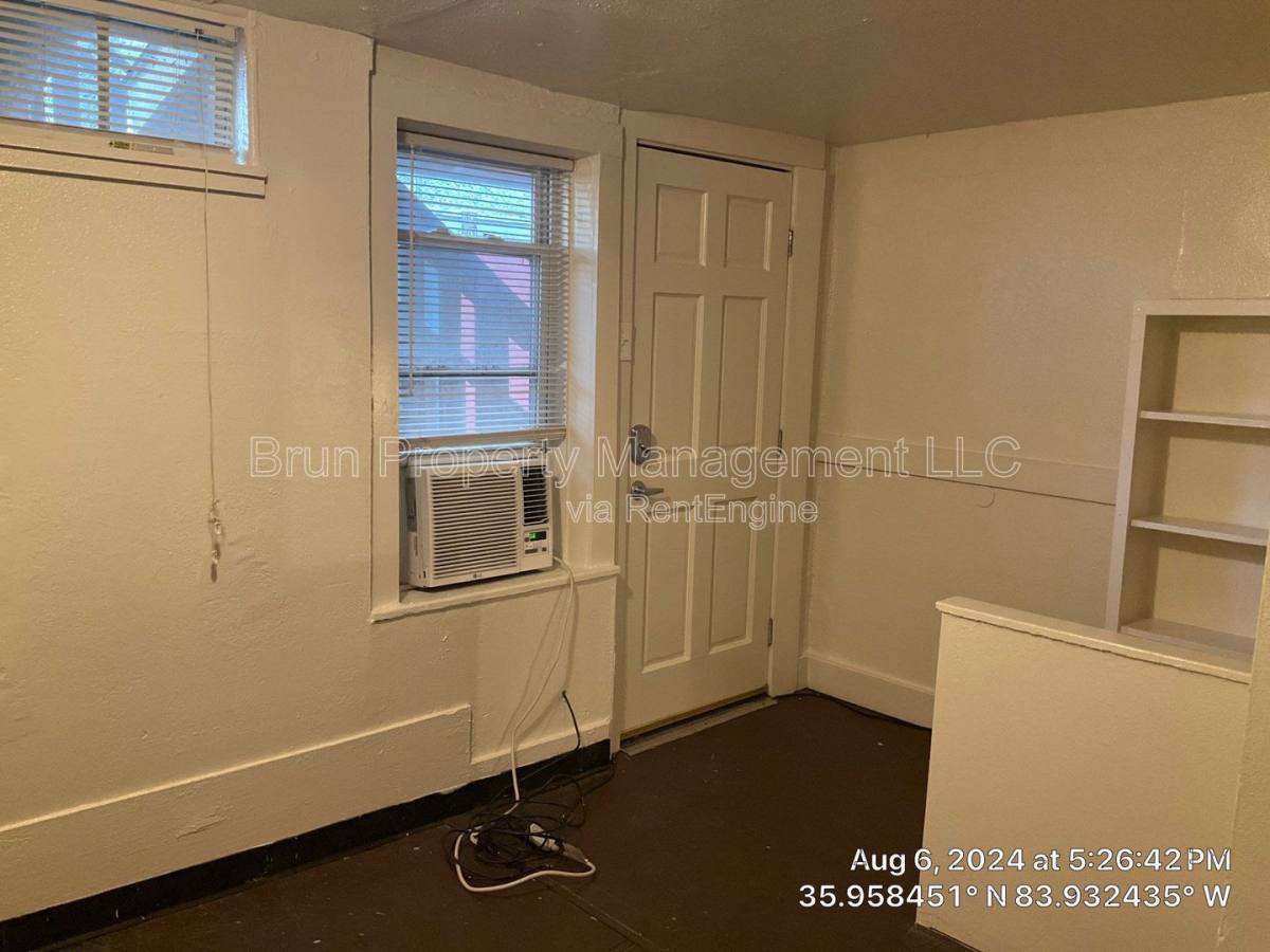 Apartment for rent at 1628 Clinch Ave #8, Knoxville, TN 37916