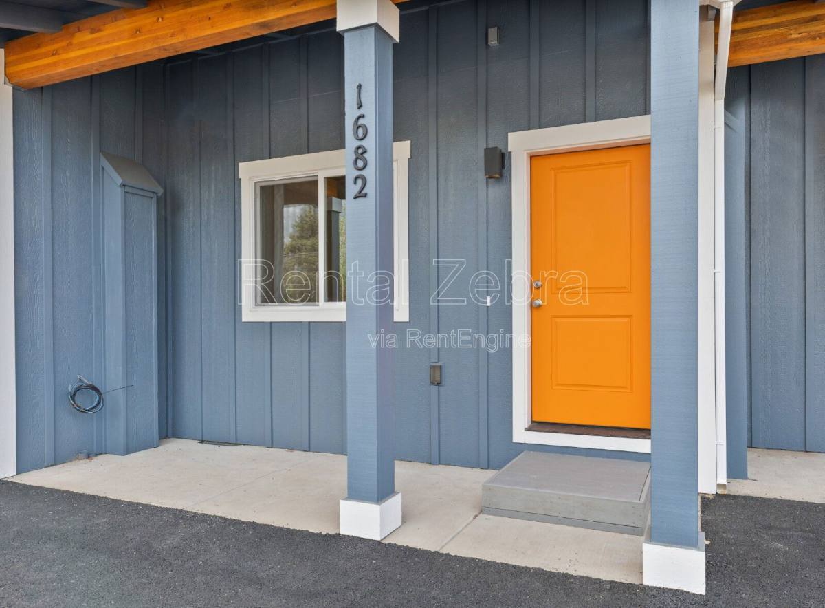 Apartment for rent at 1682 SW Salmon Ave, Redmond, OR 97756