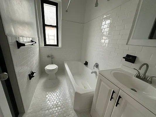 Apartment for rent at 1279 Morris Ave #C, Bronx, NY 10456