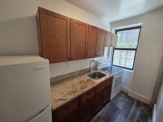 Apartment for rent at 2265 University Ave #1G, Bronx, NY 10468