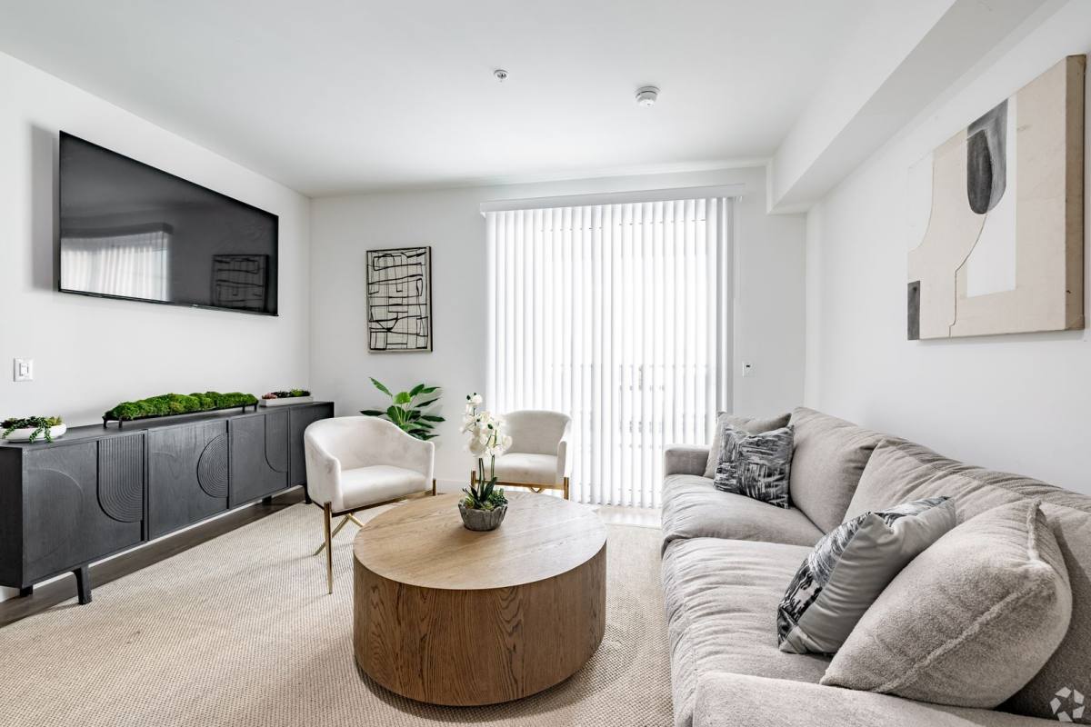 Apartment for rent at 14526 W Kittridge St, Van Nuys, CA 91405