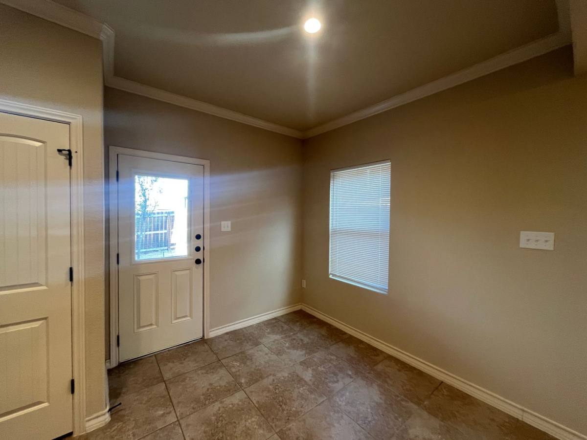 Townhouse for rent at 13910 Anna's Way, San Antonio, TX 78233
