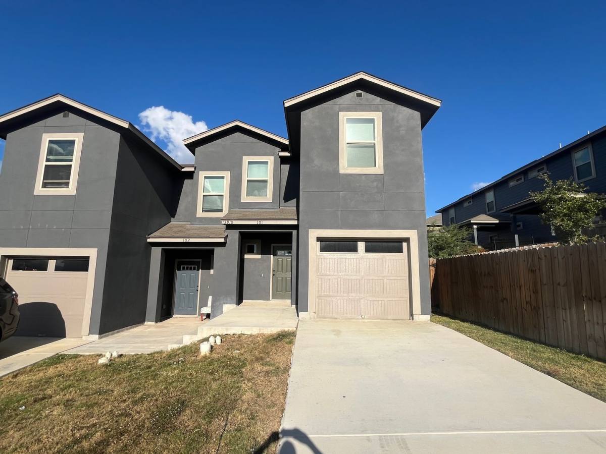 Townhouse for rent at 13910 Anna's Way, San Antonio, TX 78233