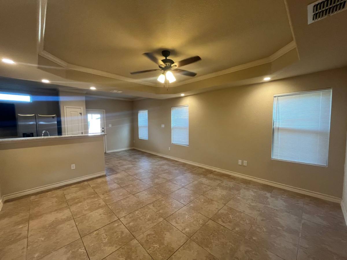 Townhouse for rent at 13910 Anna's Way, San Antonio, TX 78233