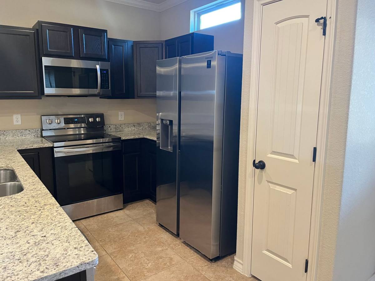 Townhouse for rent at 13910 Anna's Way, San Antonio, TX 78233