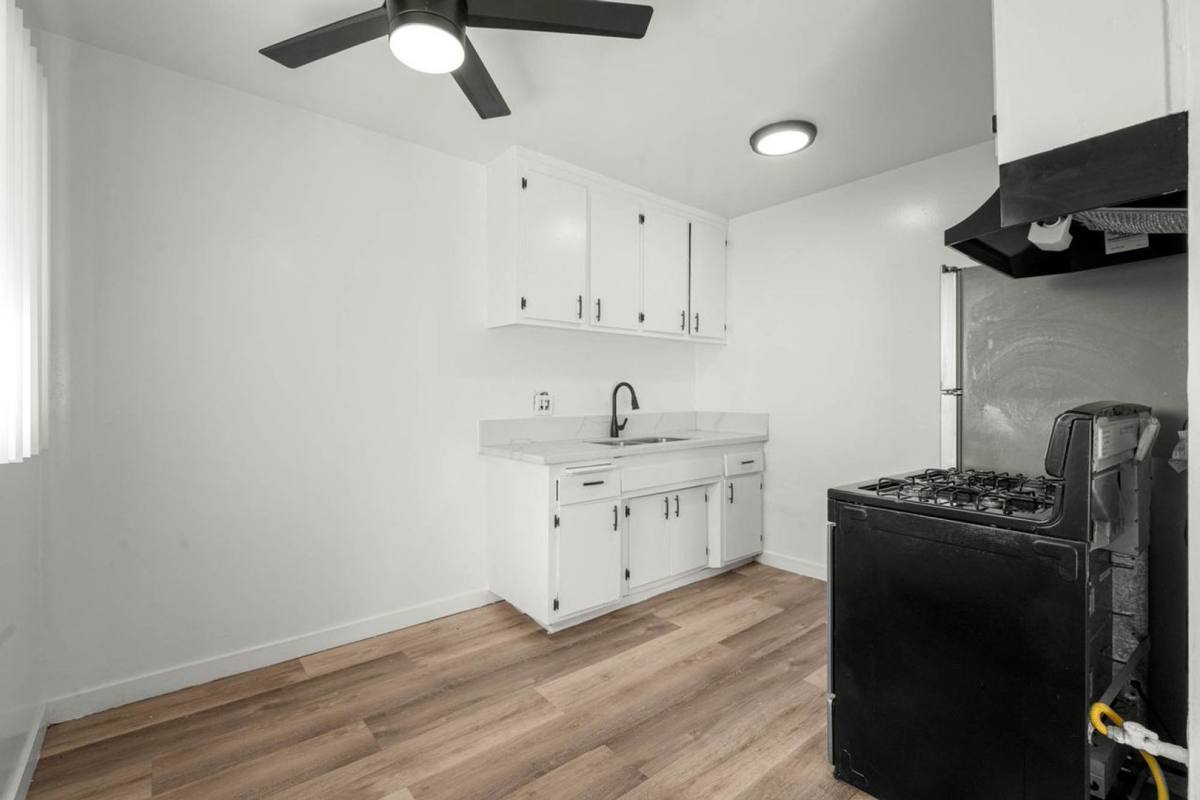 Apartment for rent at 634 W 92nd St, Los Angeles, CA 90044