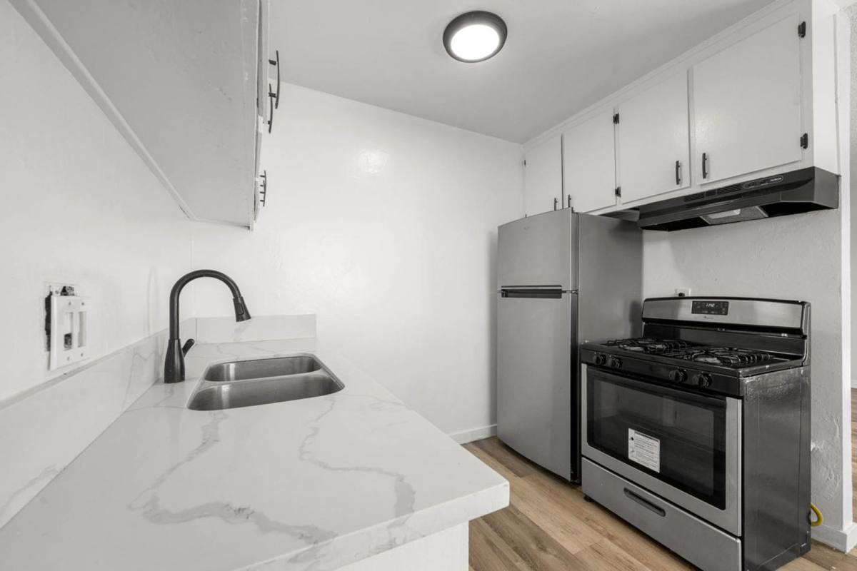 Apartment for rent at 634 W 92nd St, Los Angeles, CA 90044