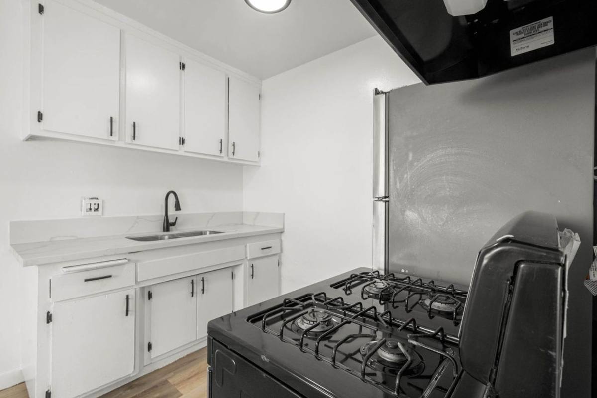 Apartment for rent at 634 W 92nd St, Los Angeles, CA 90044