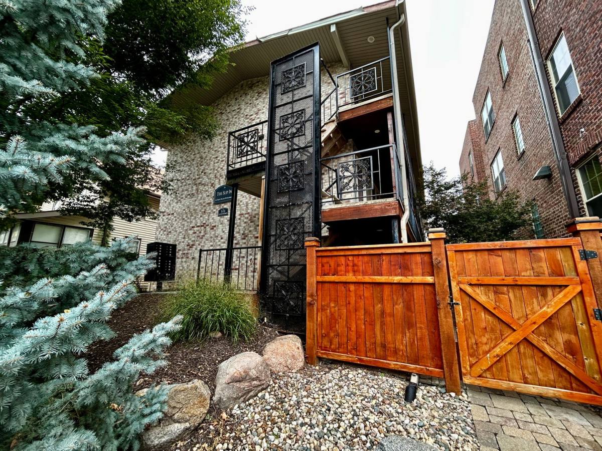 Apartment for rent at 511 S 31st St, Omaha, NE 68105