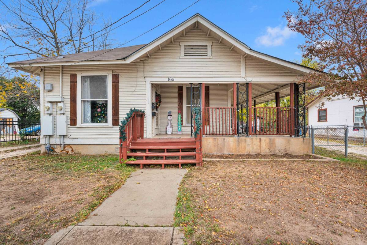 Townhouse for rent at 165 Division Ave, San Antonio, TX 78214