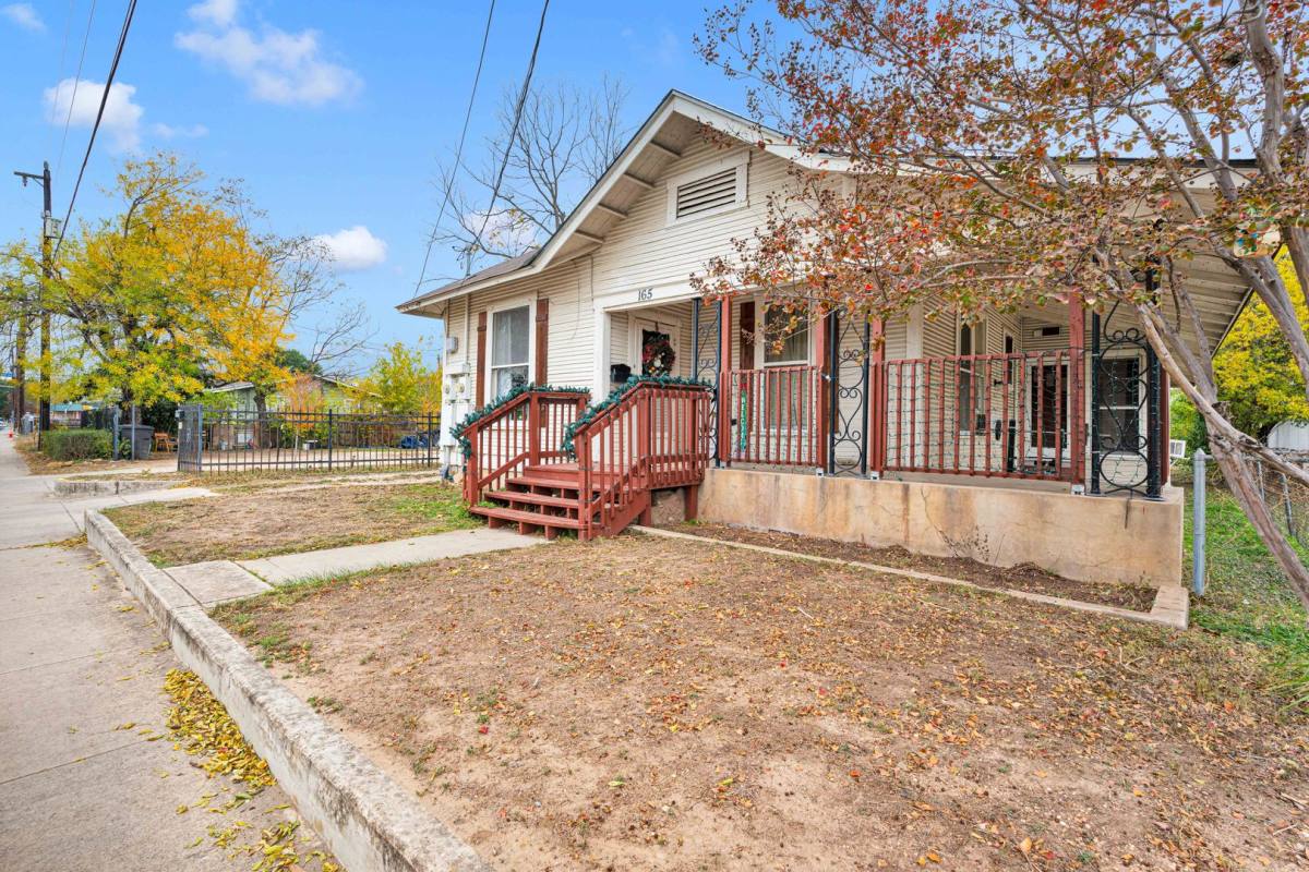 Townhouse for rent at 165 Division Ave, San Antonio, TX 78214