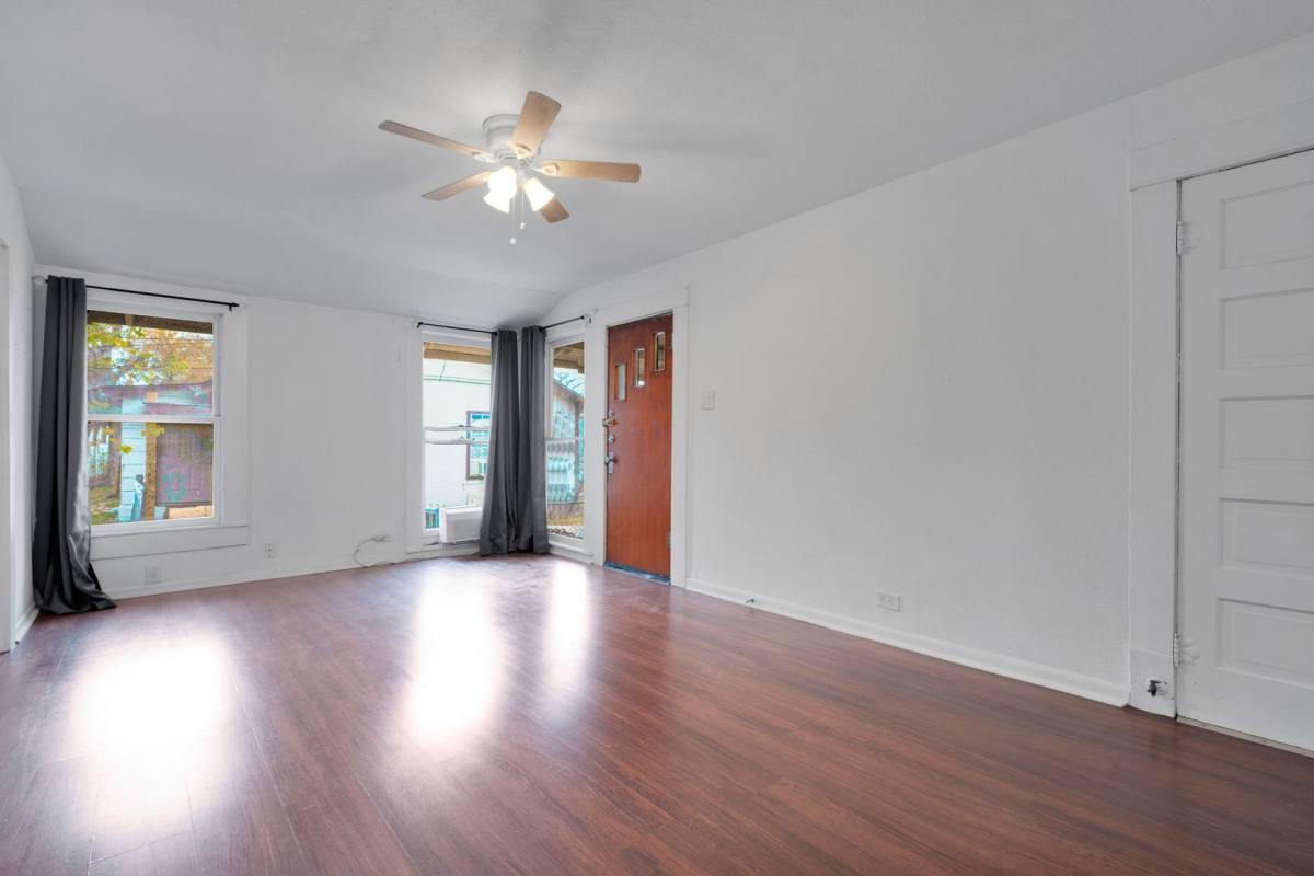 Townhouse for rent at 165 Division Ave, San Antonio, TX 78214