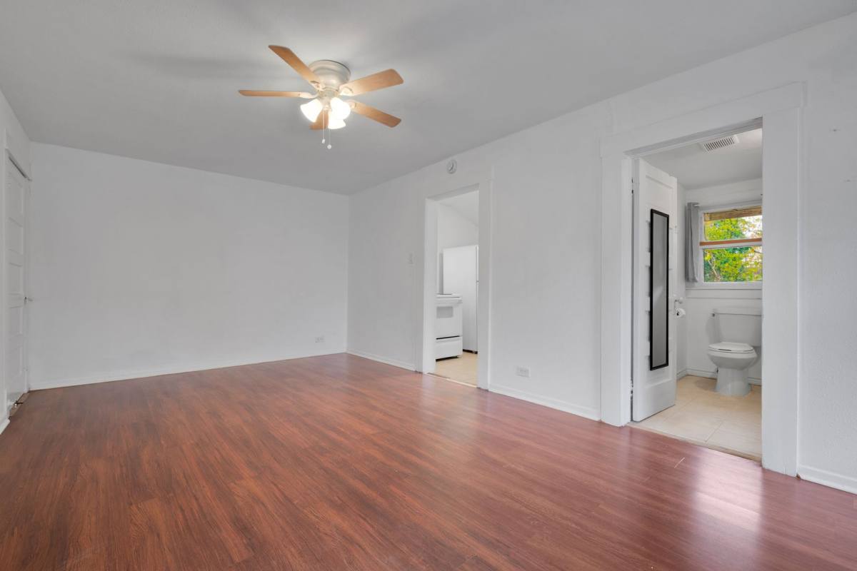 Townhouse for rent at 165 Division Ave, San Antonio, TX 78214