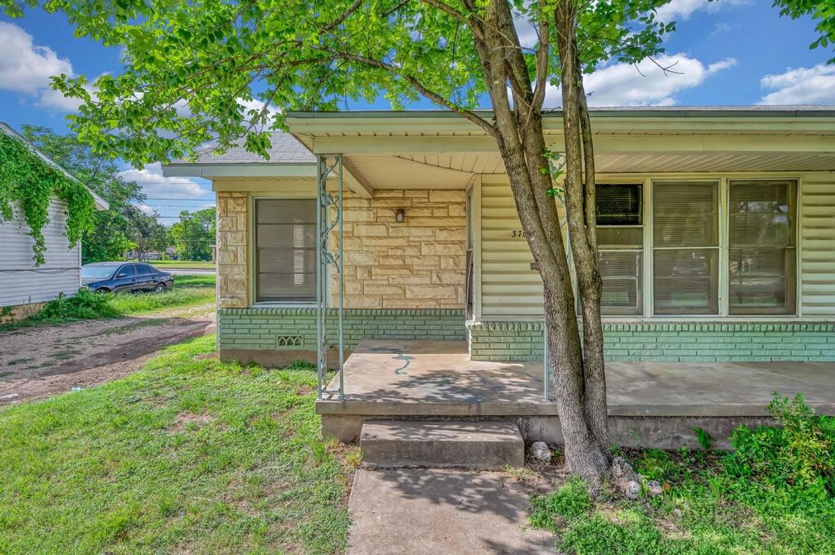 Apartment for rent at 3701 Parkwood St, Waco, TX 76710